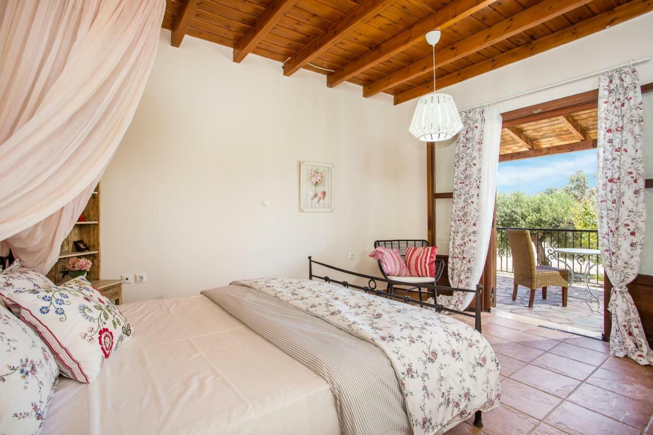 Sunny Countryside Villa - With Private Pool فاليراكي المظهر الخارجي الصورة