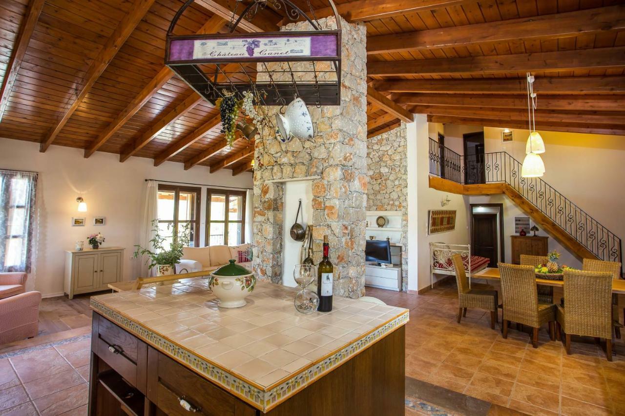 Sunny Countryside Villa - With Private Pool فاليراكي المظهر الخارجي الصورة