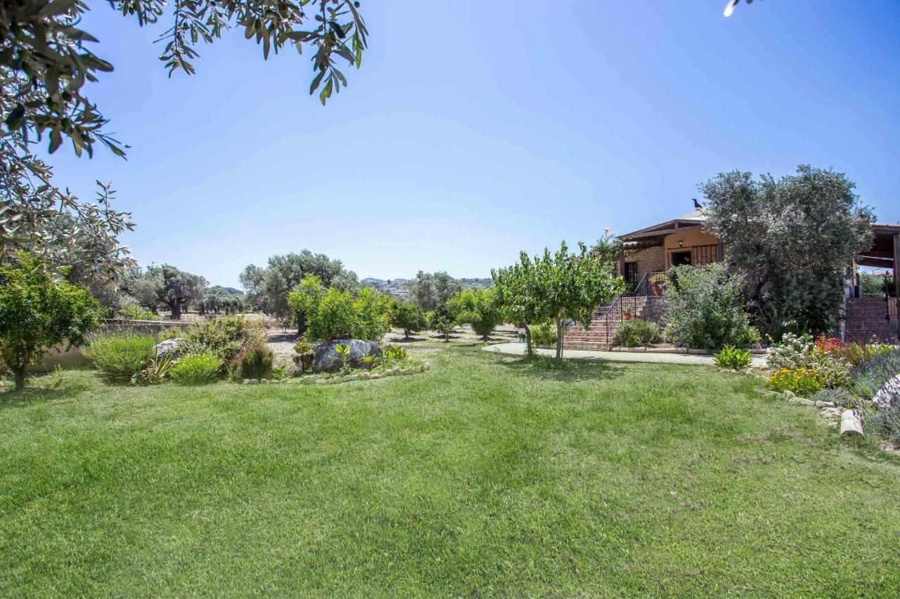Sunny Countryside Villa - With Private Pool فاليراكي المظهر الخارجي الصورة