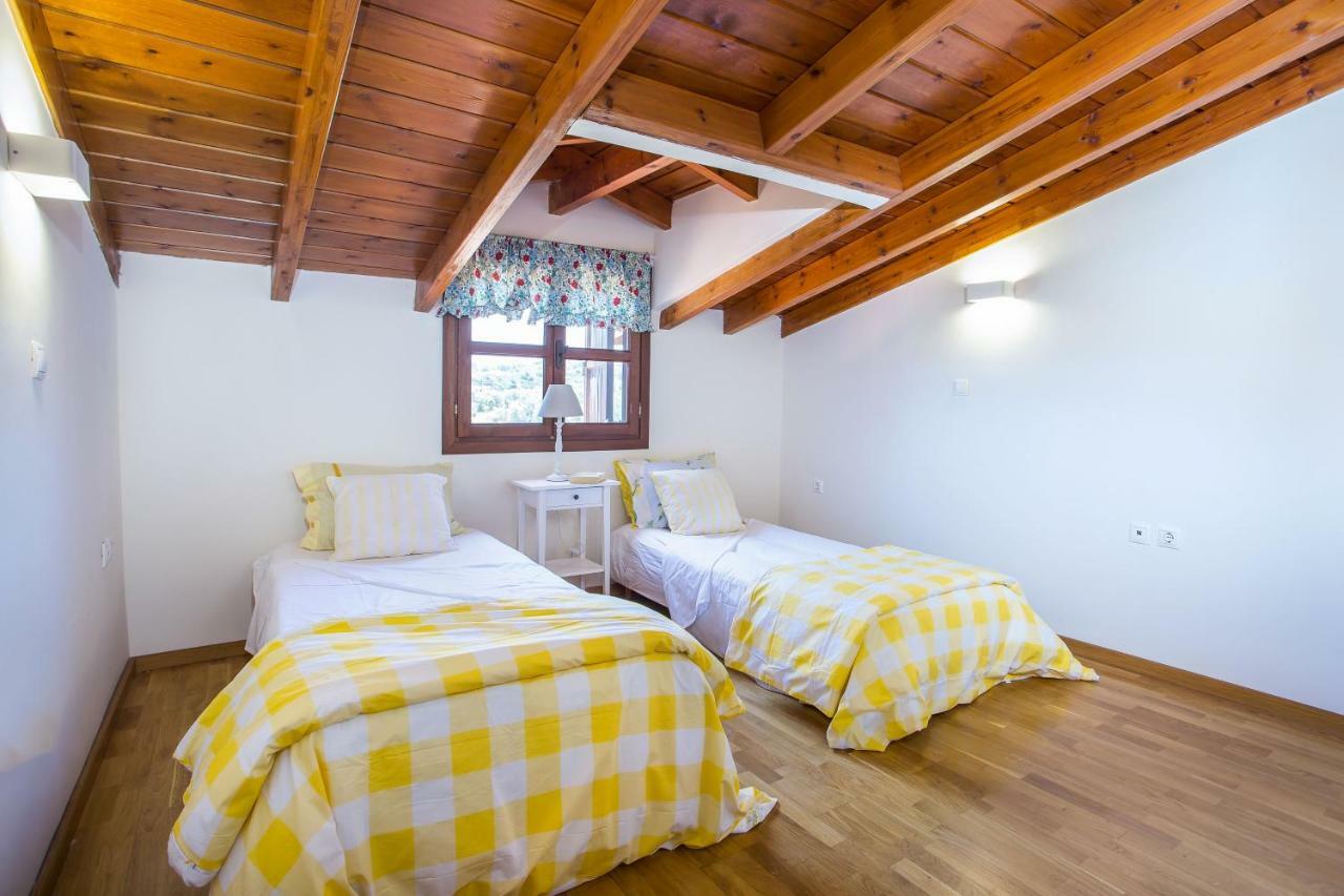 Sunny Countryside Villa - With Private Pool فاليراكي المظهر الخارجي الصورة