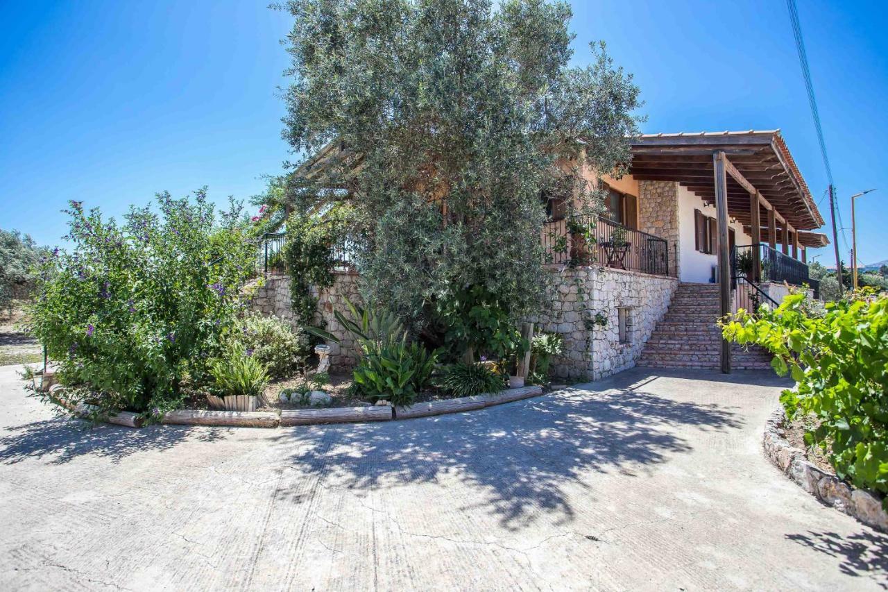 Sunny Countryside Villa - With Private Pool فاليراكي المظهر الخارجي الصورة