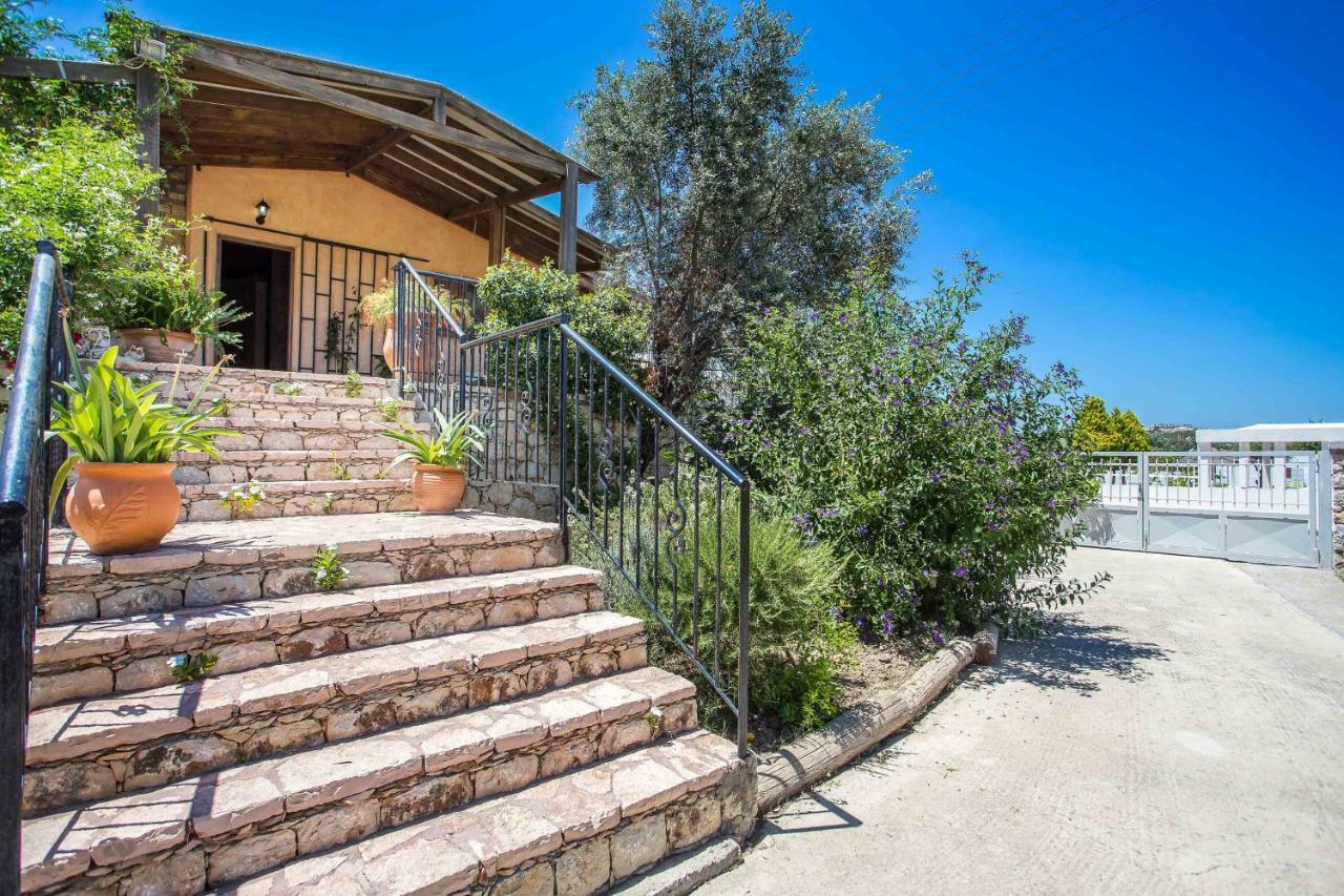 Sunny Countryside Villa - With Private Pool فاليراكي المظهر الخارجي الصورة
